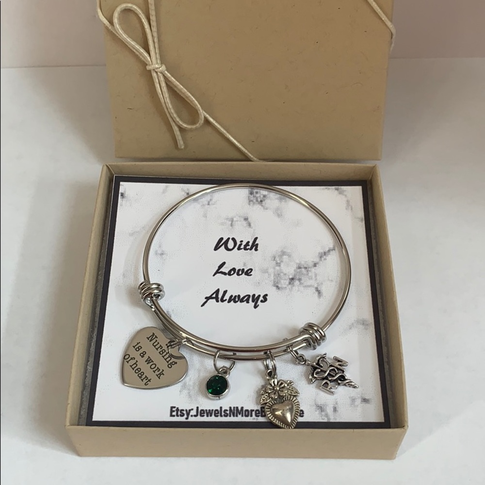 New nurse charm bracelet - Picture 5 of 7